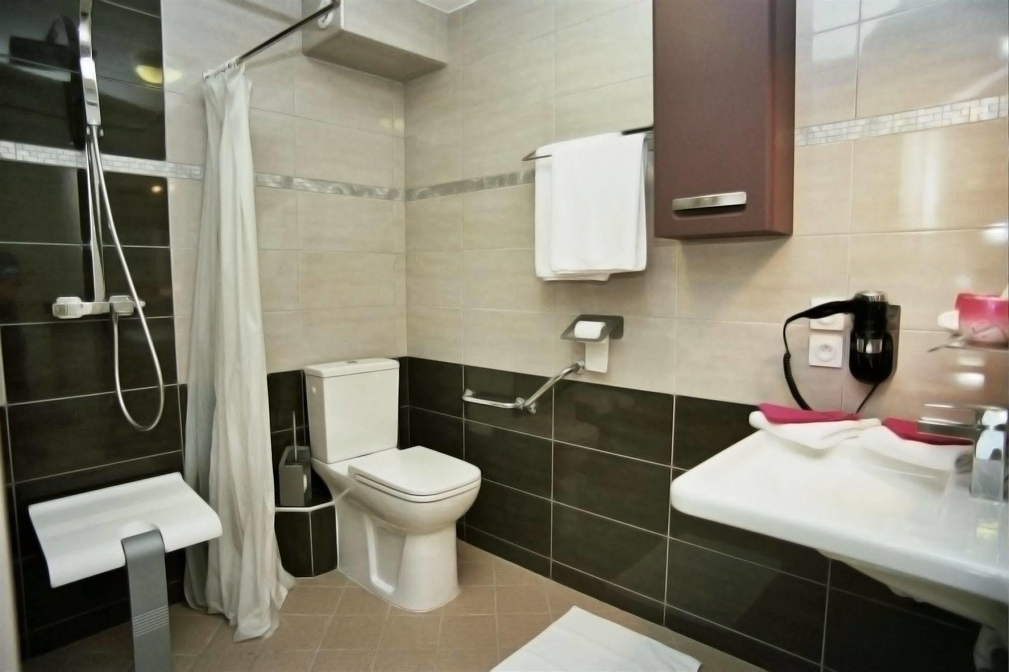 Hotel L'Anvia Bollène Dış mekan fotoğraf