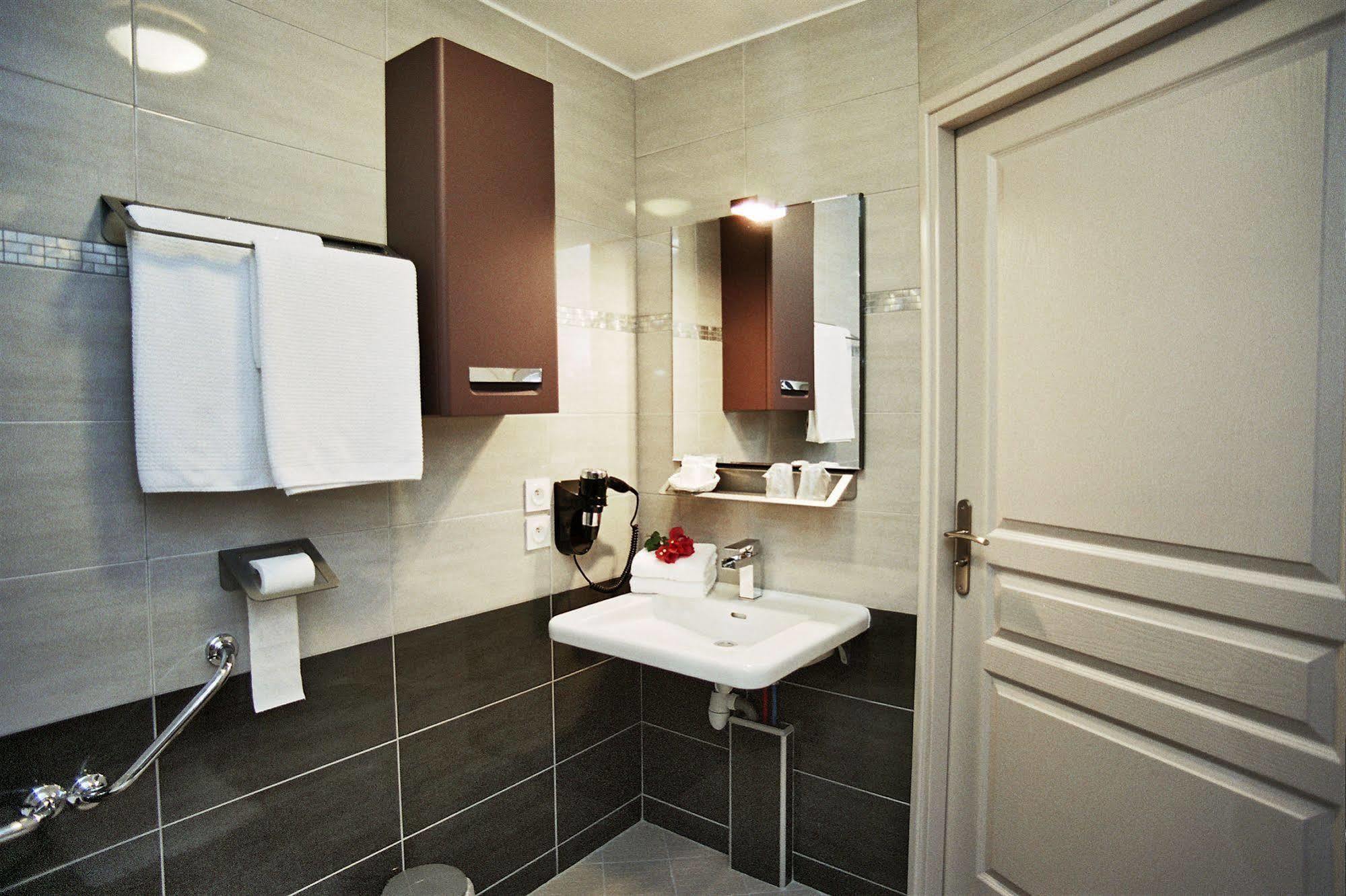Hotel L'Anvia Bollène Dış mekan fotoğraf